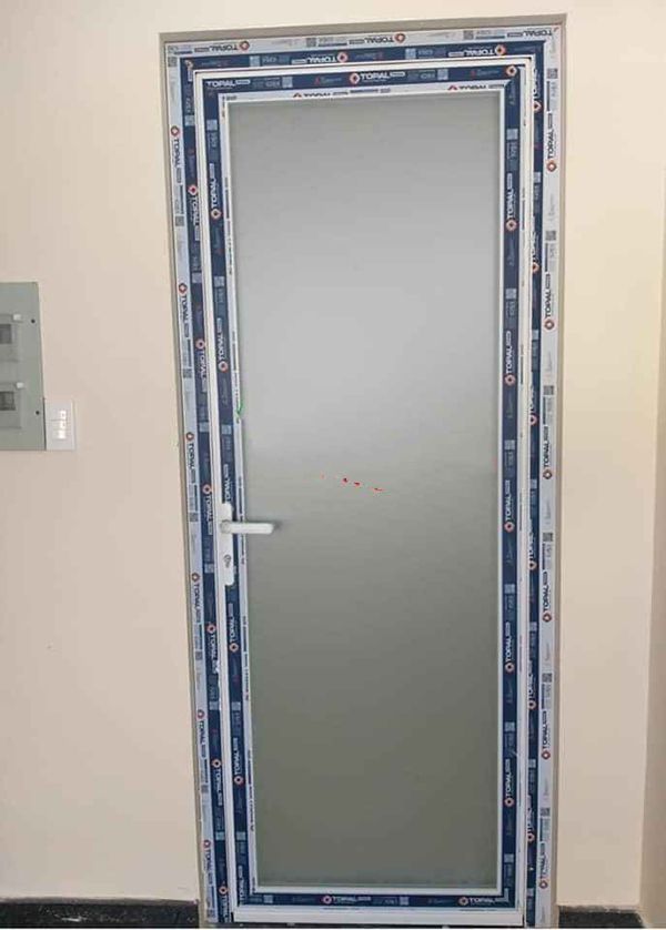 Cửa nhôm kính nhà vệ sinh